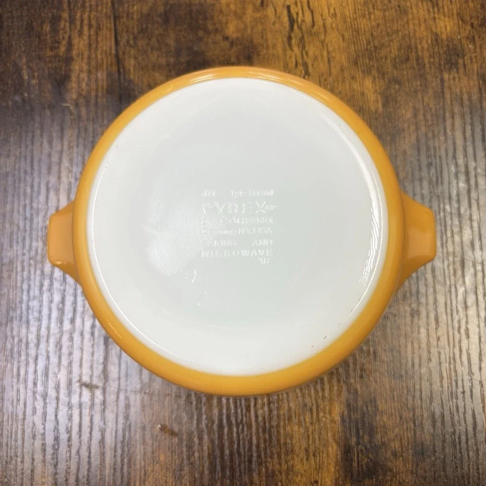 Vintage Butterfly Gold Yellow Pyrex Corning Ware Dish Flower 1pt 500ML No lid‎
